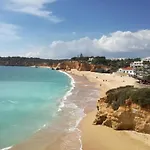 Jeni Residencia Flamingo פורטימאו